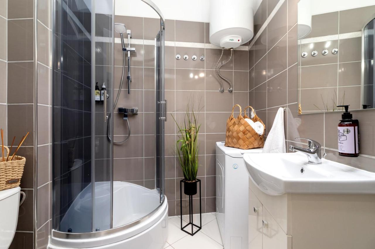 Wow Apartment By Cozyplace Krakow Ngoại thất bức ảnh